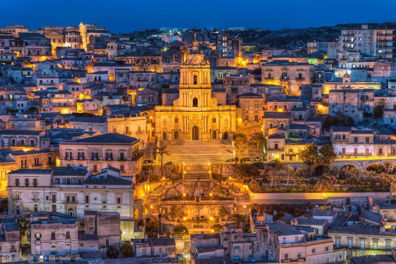 شقة Casa Del Duomo موديكا المظهر الخارجي الصورة